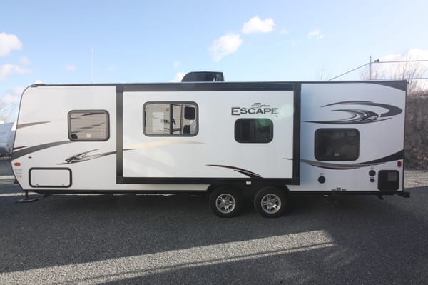 27’ VH Travel Trailer