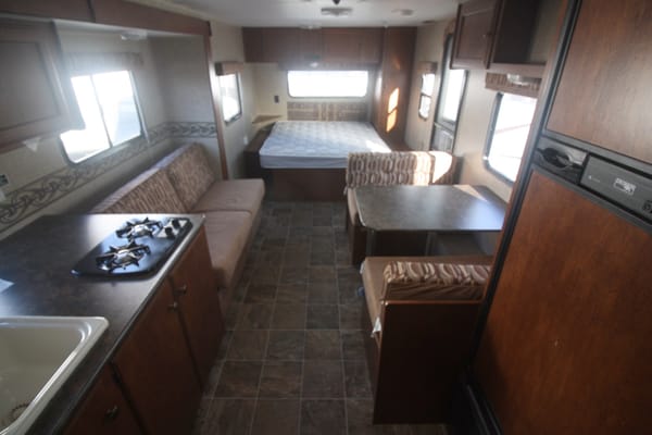 27’ VH Travel Trailer