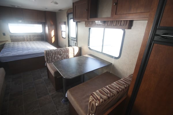 27’ VH Travel Trailer