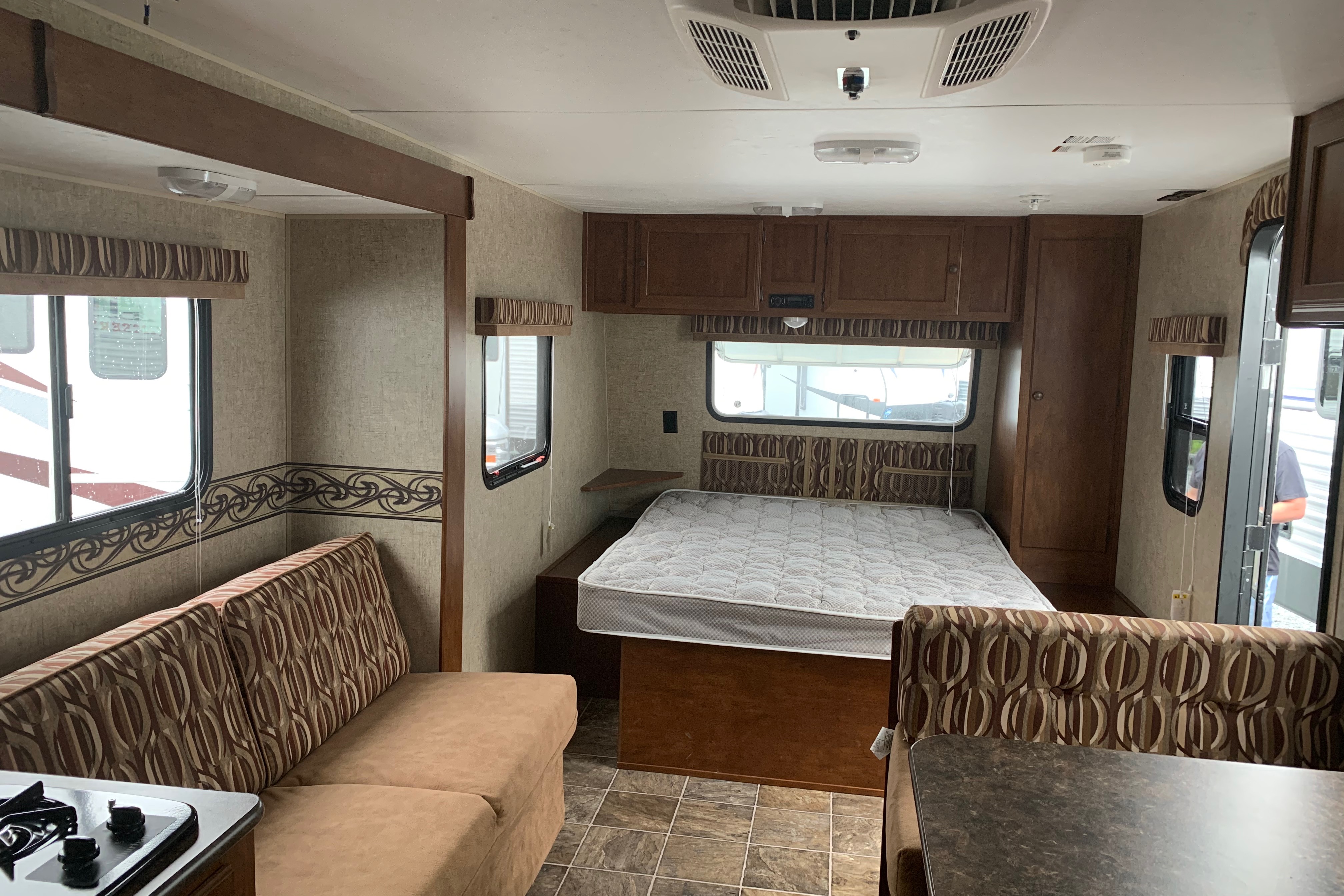 27’ VH Travel Trailer