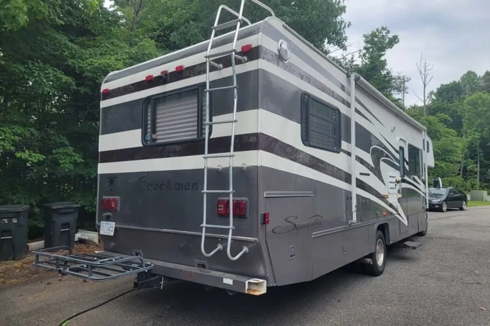GBA Leisure Coachmen Santara 316KS Class C