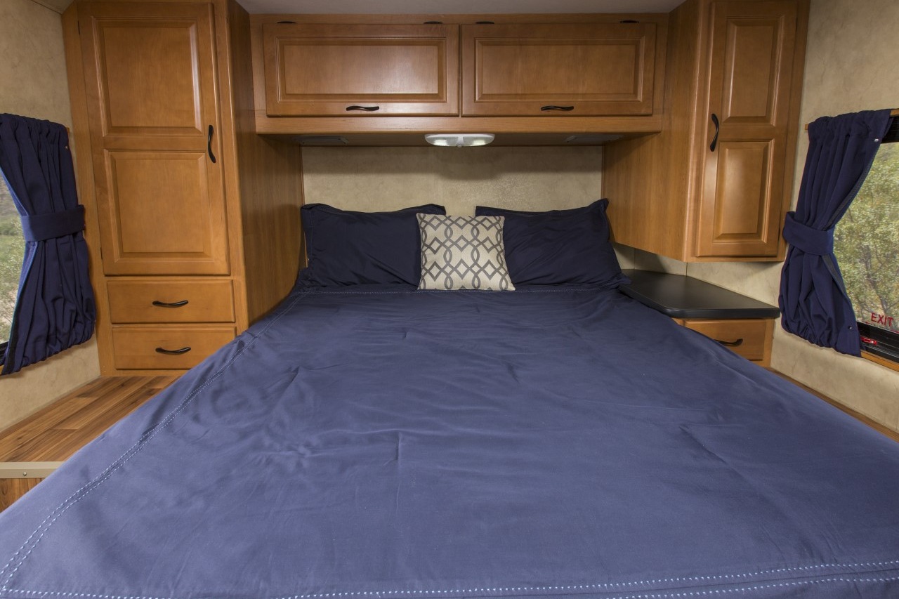 Lei's Ford Thor Majestic 28A Class C