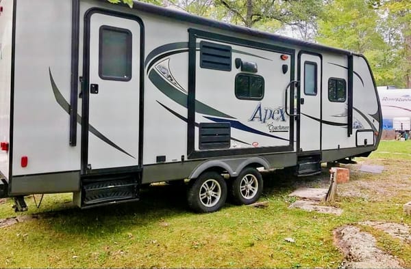 Kelly 's Apex coachman Apex ultralight travel trailer