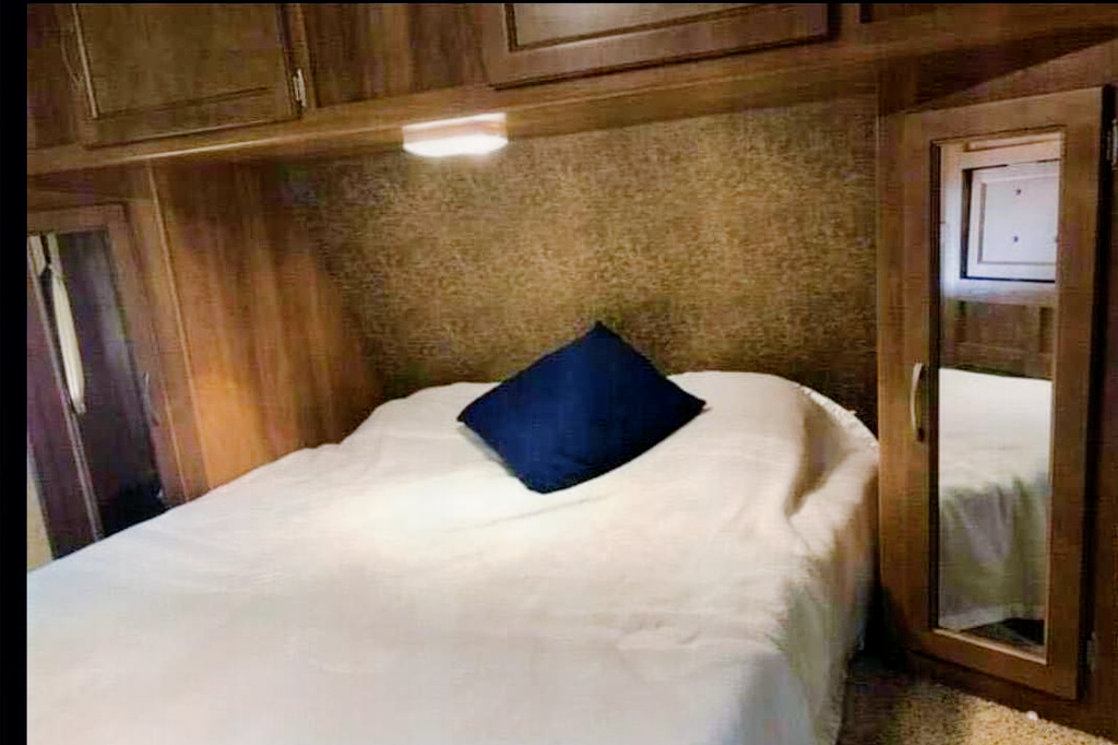 Kelly 's Apex coachman Apex ultralight travel trailer