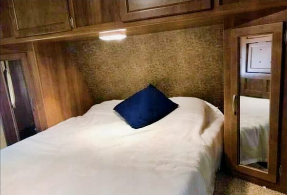 Kelly 's Apex coachman Apex ultralight travel trailer