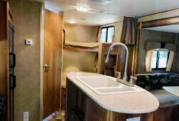 Kelly 's Apex coachman Apex ultralight travel trailer