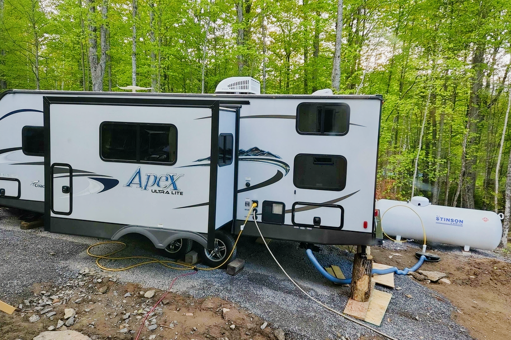 Kelly 's Apex coachman Apex ultralight travel trailer