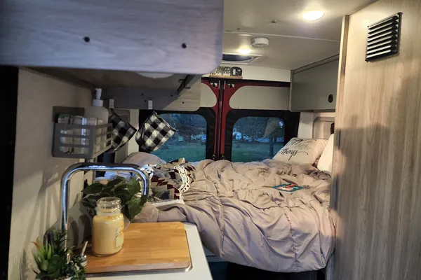 Vandalf the Red - Winnebago Solis 59P Class B