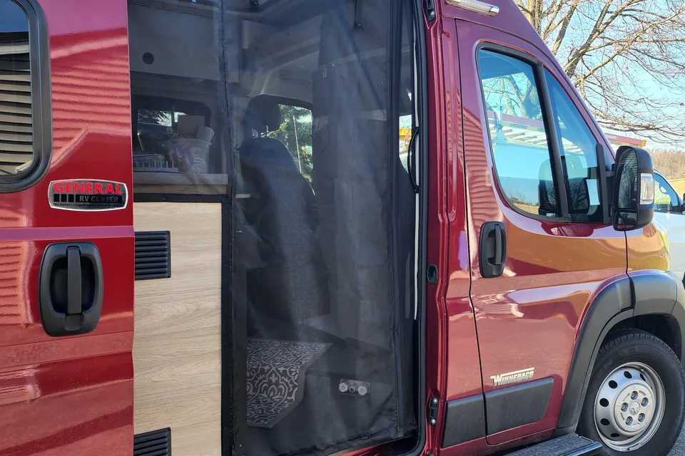 Vandalf the Red - Winnebago Solis 59P Class B