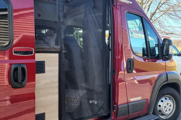 Vandalf the Red - Winnebago Solis 59P Class B