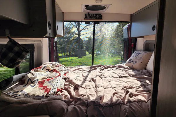 Vandalf the Red - Winnebago Solis 59P Class B