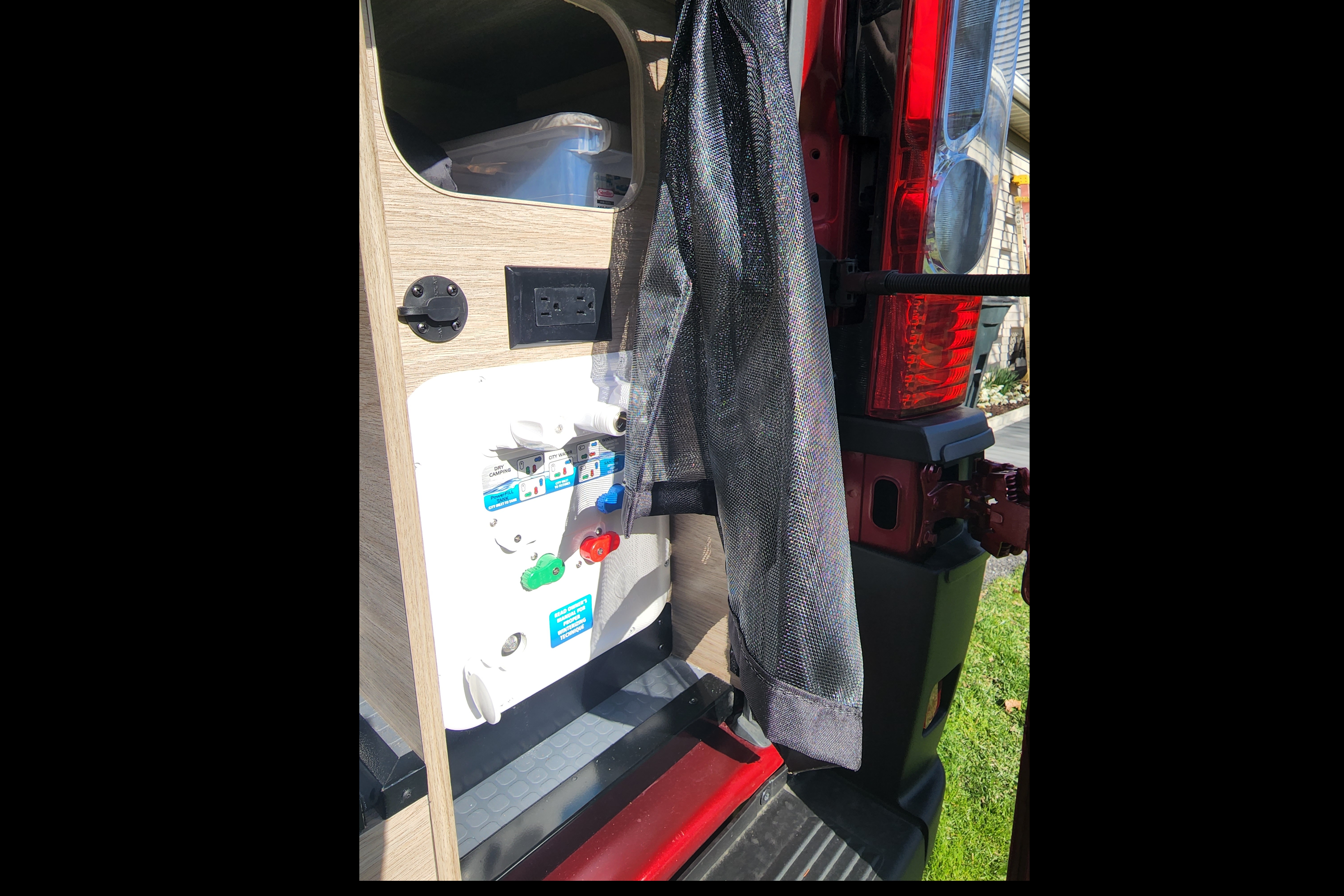 Vandalf the Red - Winnebago Solis 59P Class B