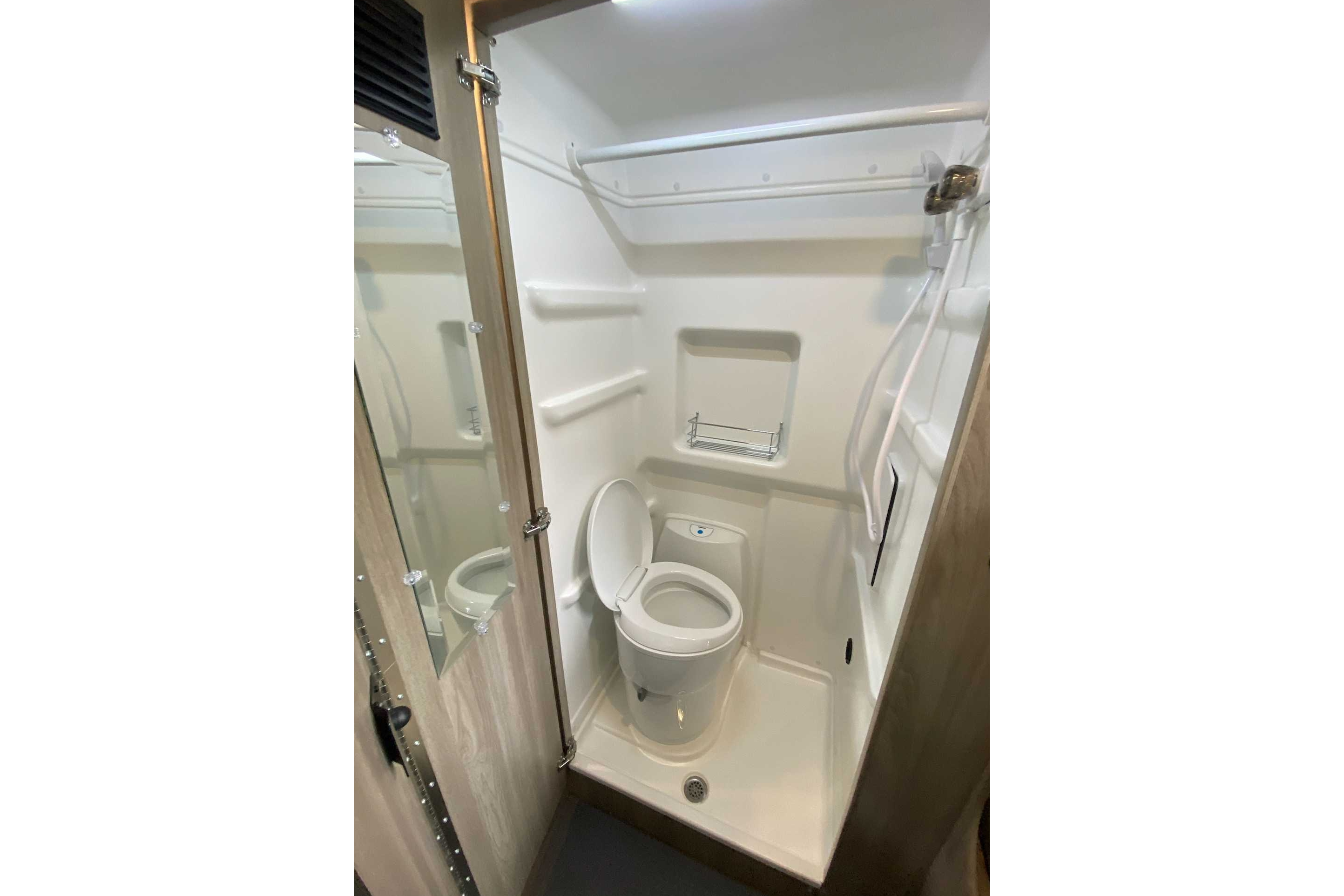 Vandalf the Red - Winnebago Solis 59P Class B