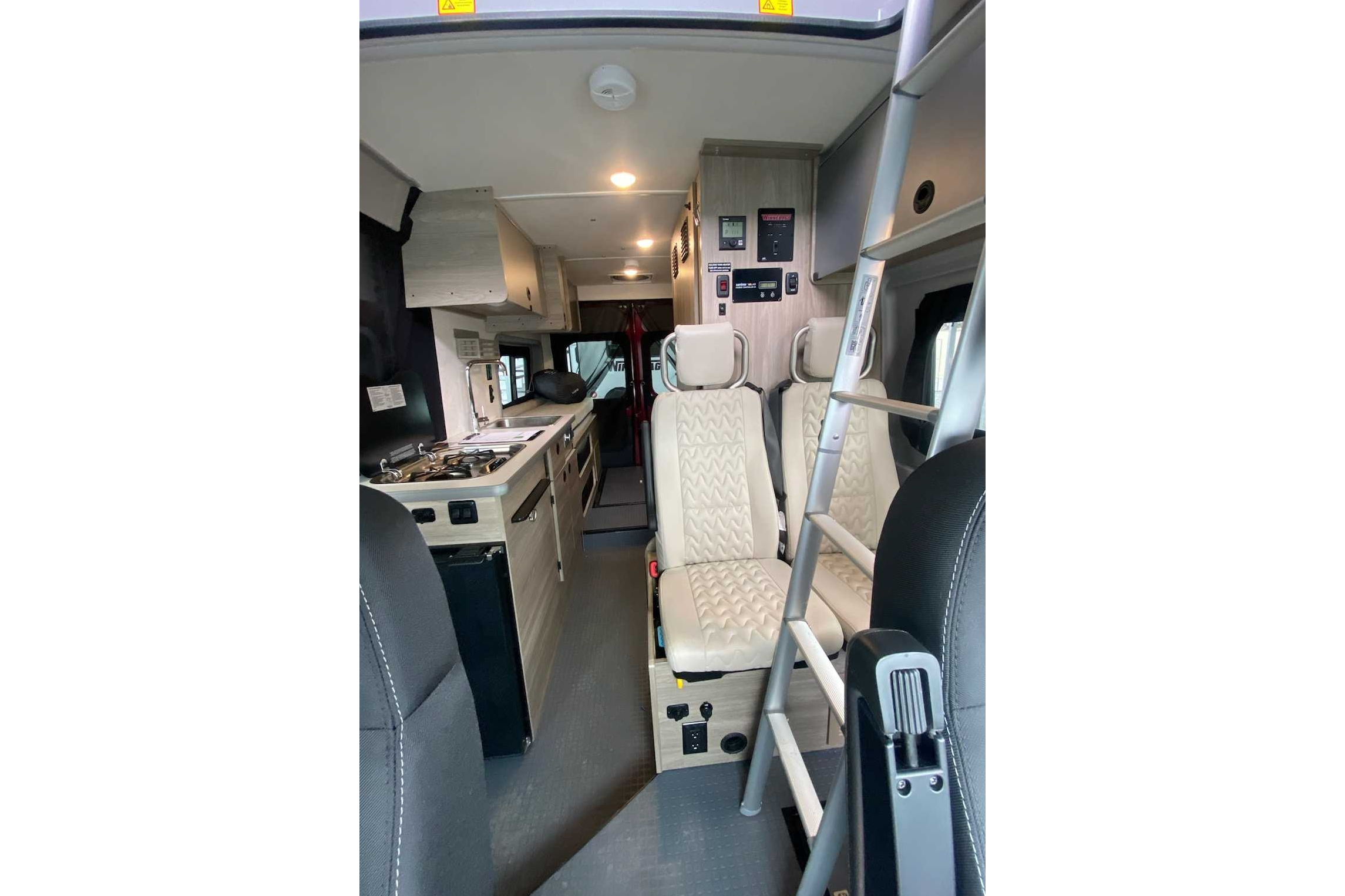 Vandalf the Red - Winnebago Solis 59P Class B