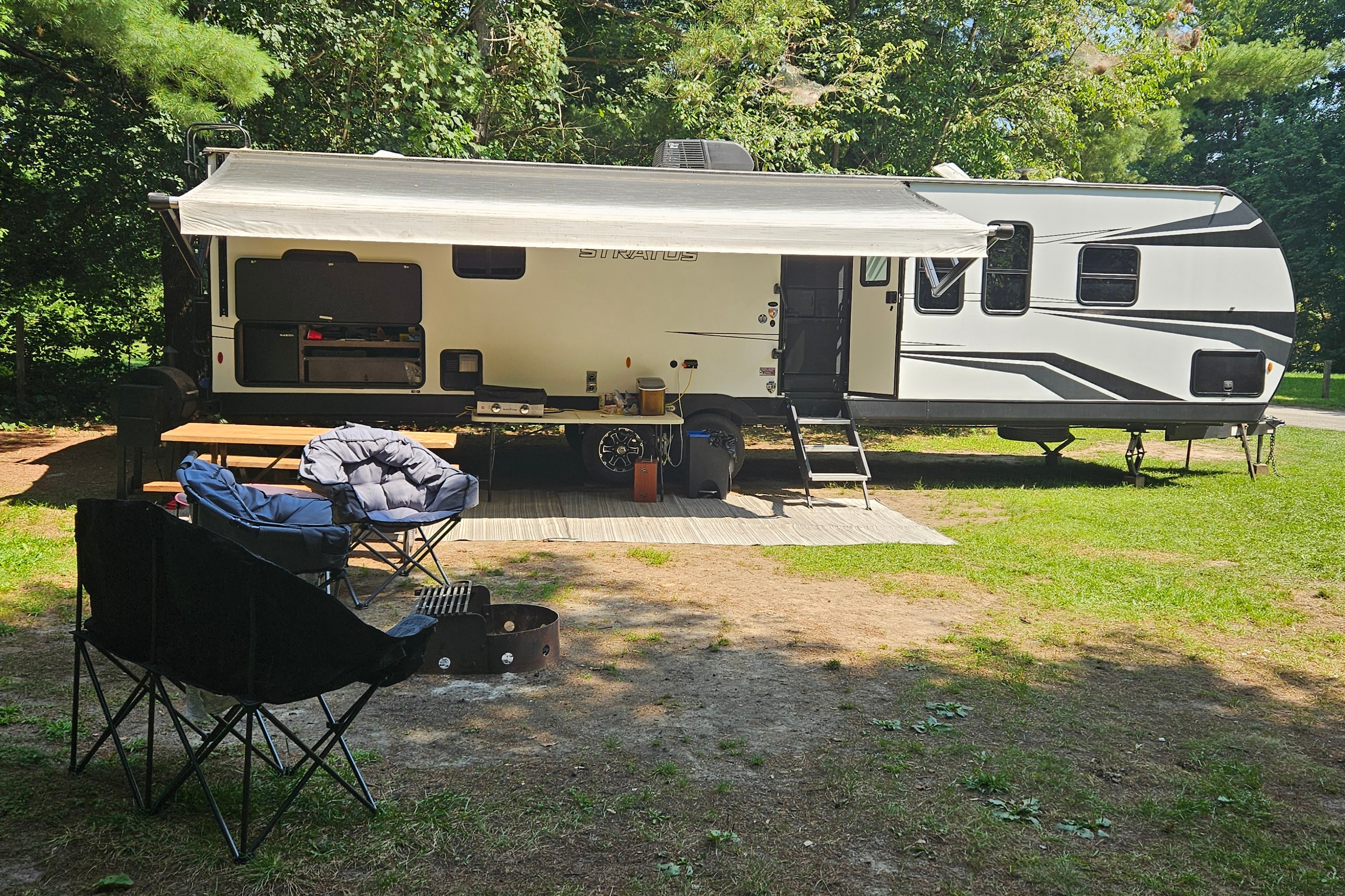Trish's Stratus Venture 321VQB Travel Trailer 32ft cabin, 8+