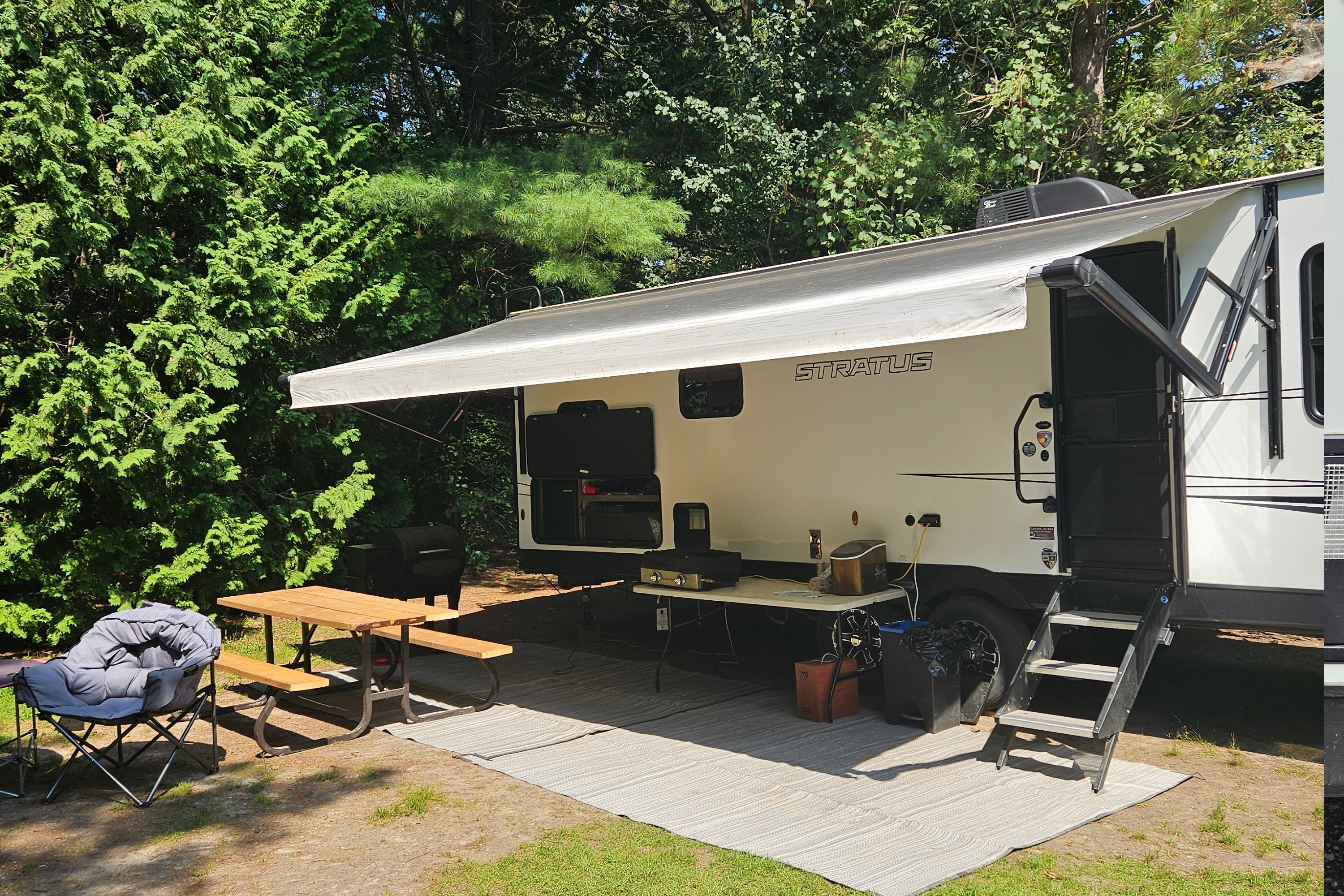 Trish's Stratus Venture 321VQB Travel Trailer 32ft cabin, 8+
