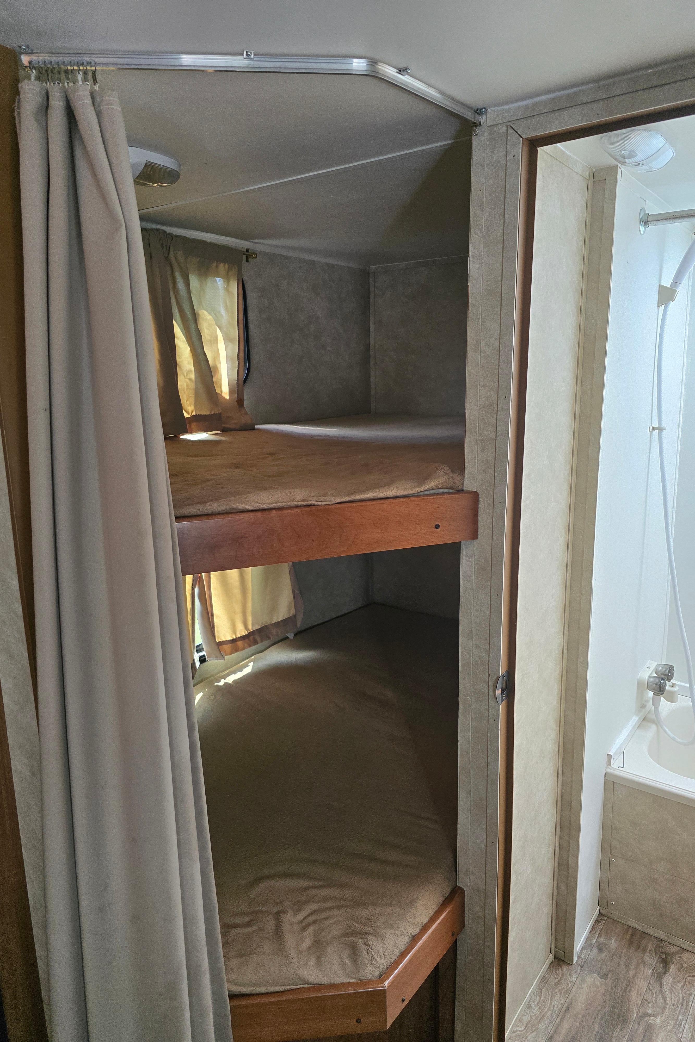 Home on Wheels – Family-Friendly RV Rental