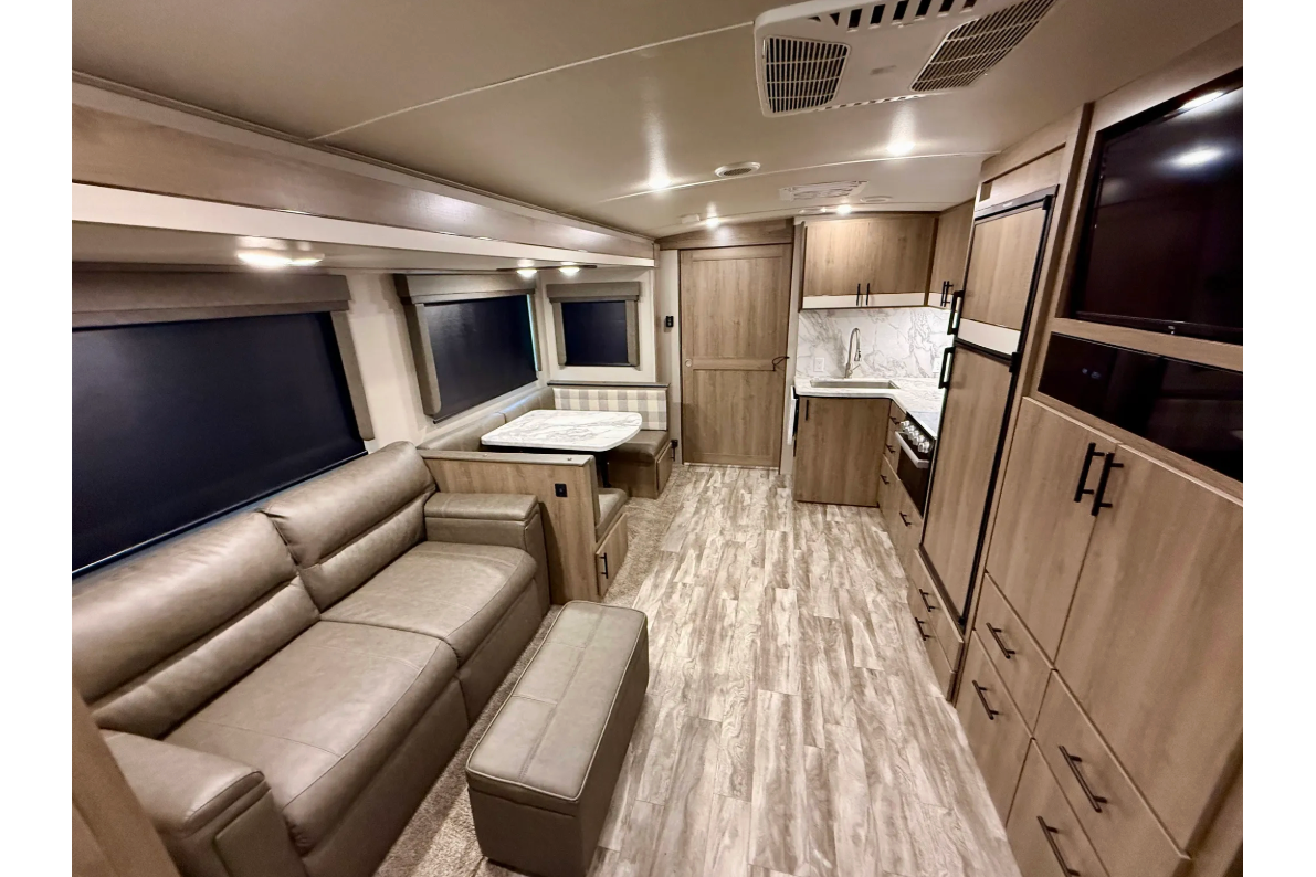 IMAGINE-2 with Sofa, Dinette, Private Queen Master & Bunks