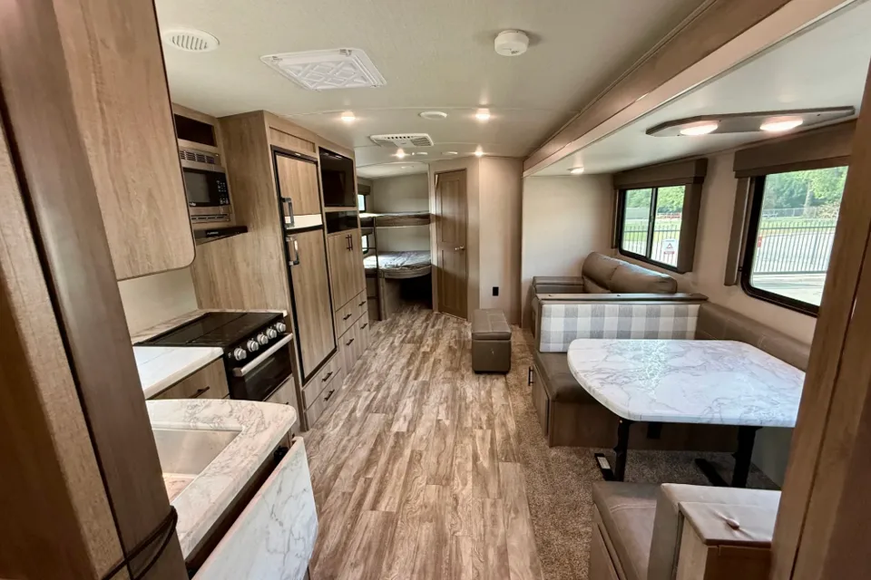 IMAGINE-2 with Sofa, Dinette, Private Queen Master & Bunks