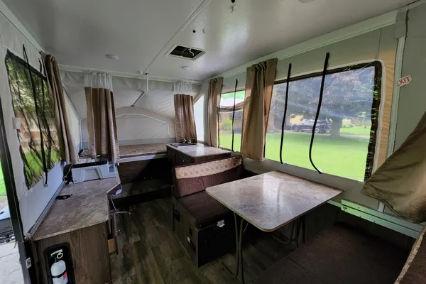 Johnny Z Flagstaff mac 206 pop up Tent Trailer