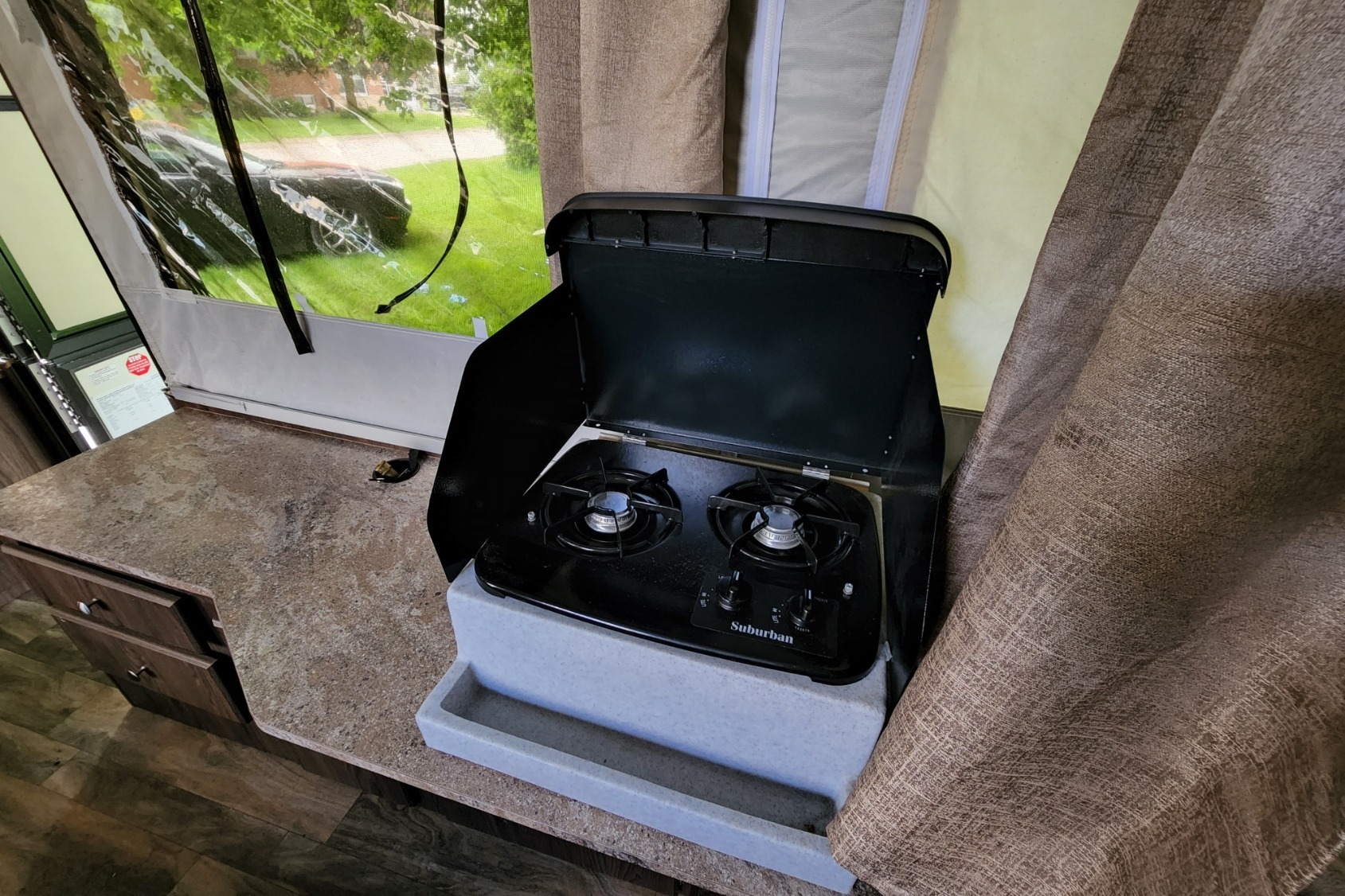 Johnny Z Flagstaff mac 206 pop up Tent Trailer