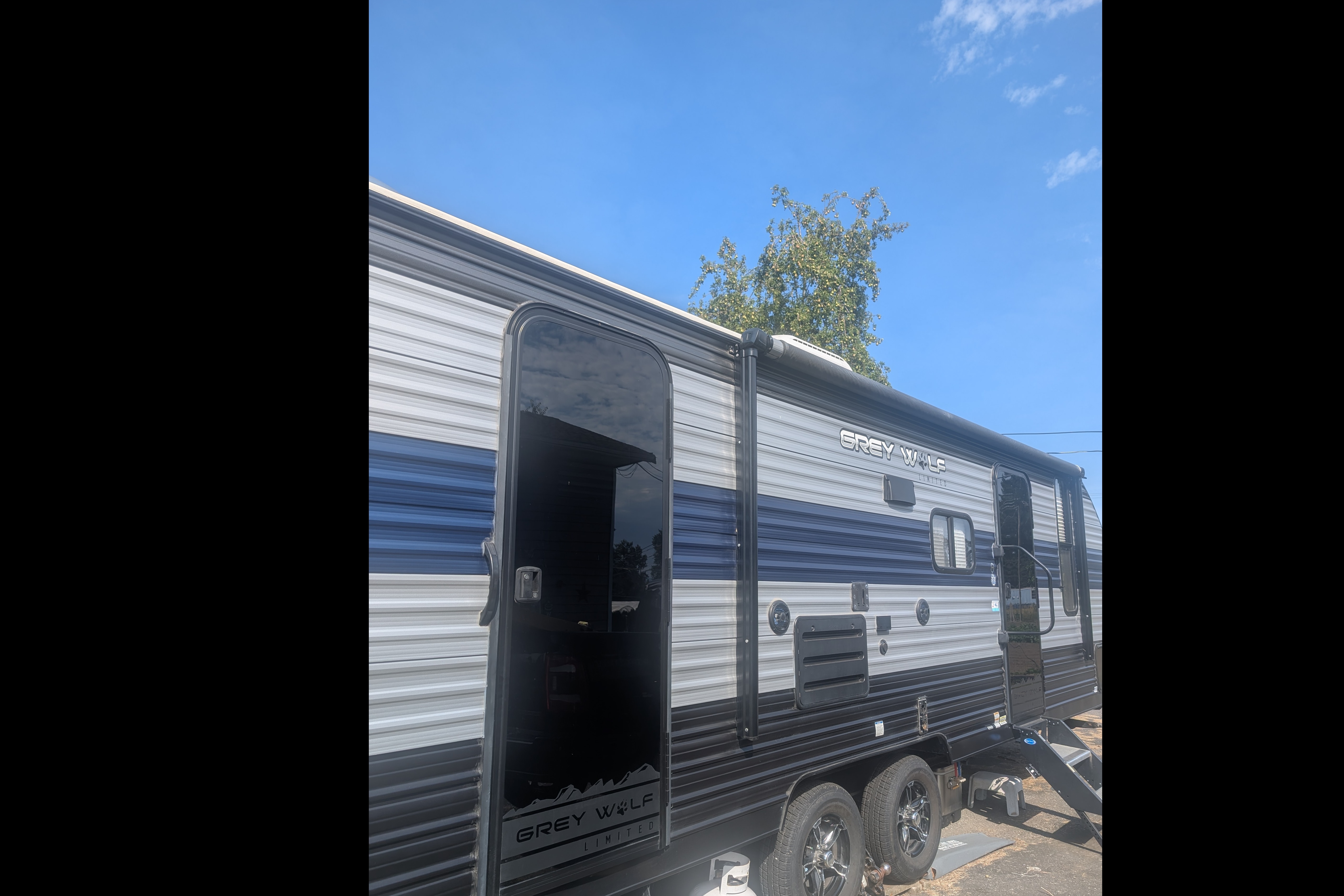 KB,s Grey wolf Travel Trailer