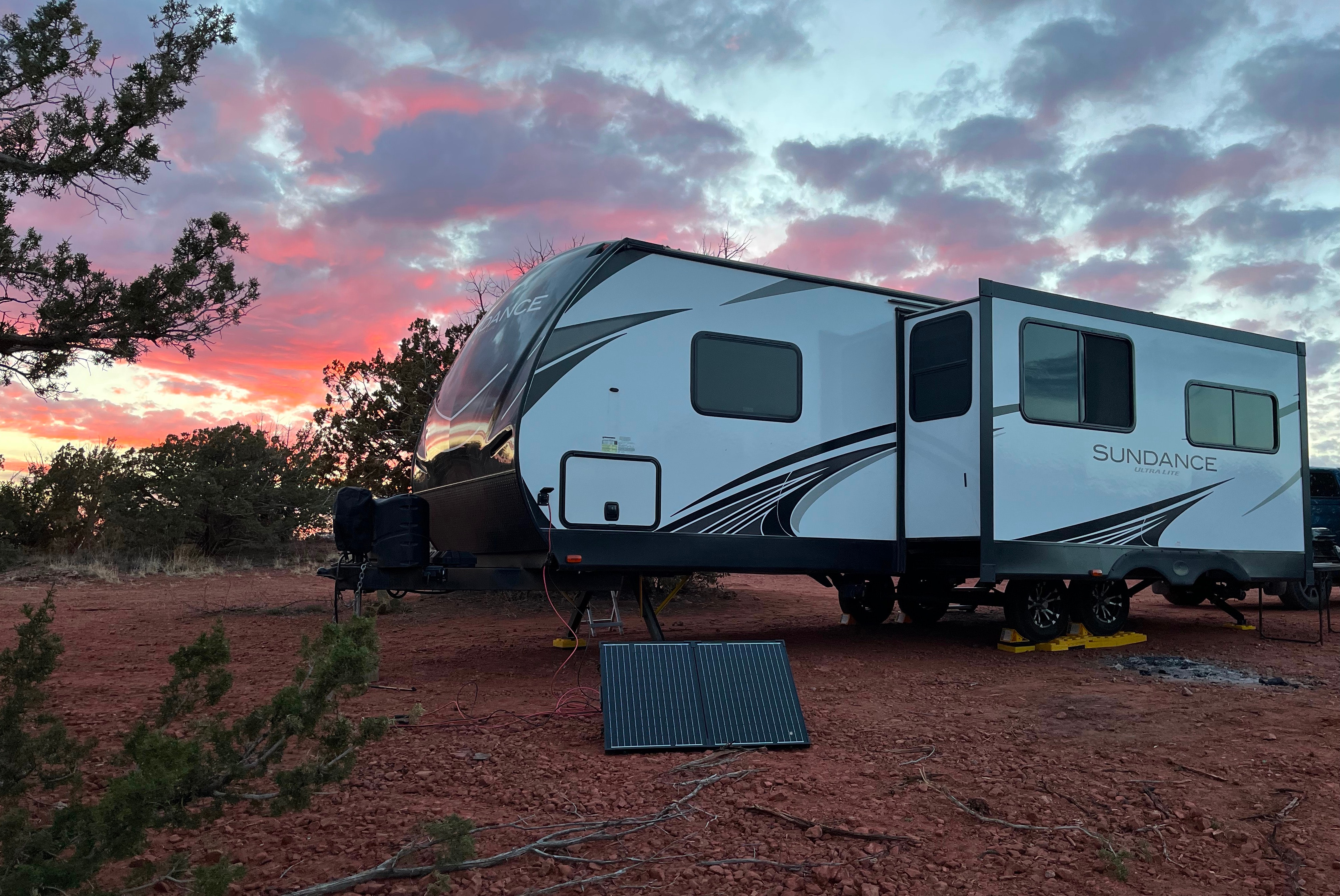  Cozy 2021 30-Foot Travel Trailer - Sleeps 5, Turnkey Ready for Your Adventure!