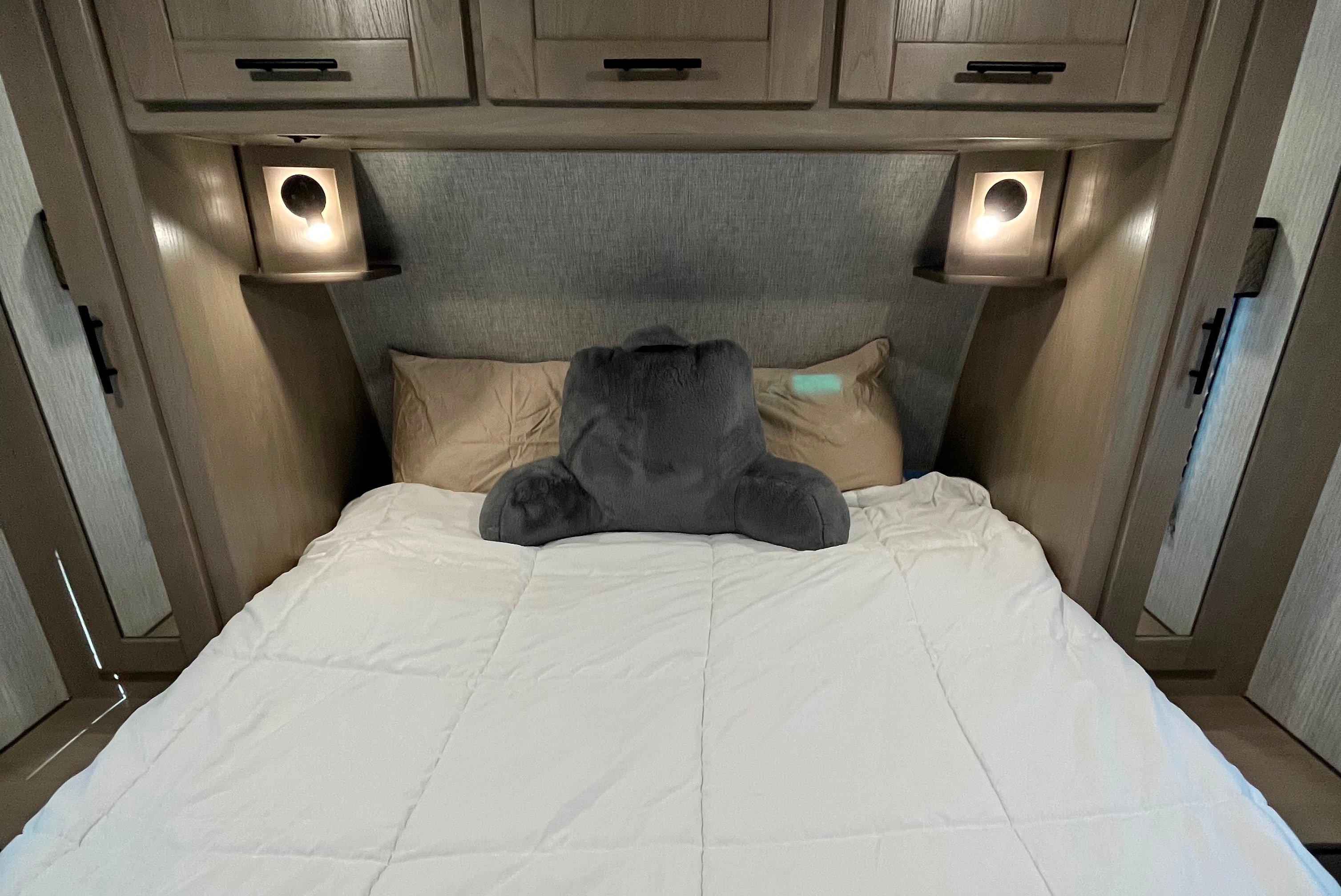  Cozy 2021 30-Foot Travel Trailer - Sleeps 5, Turnkey Ready for Your Adventure!