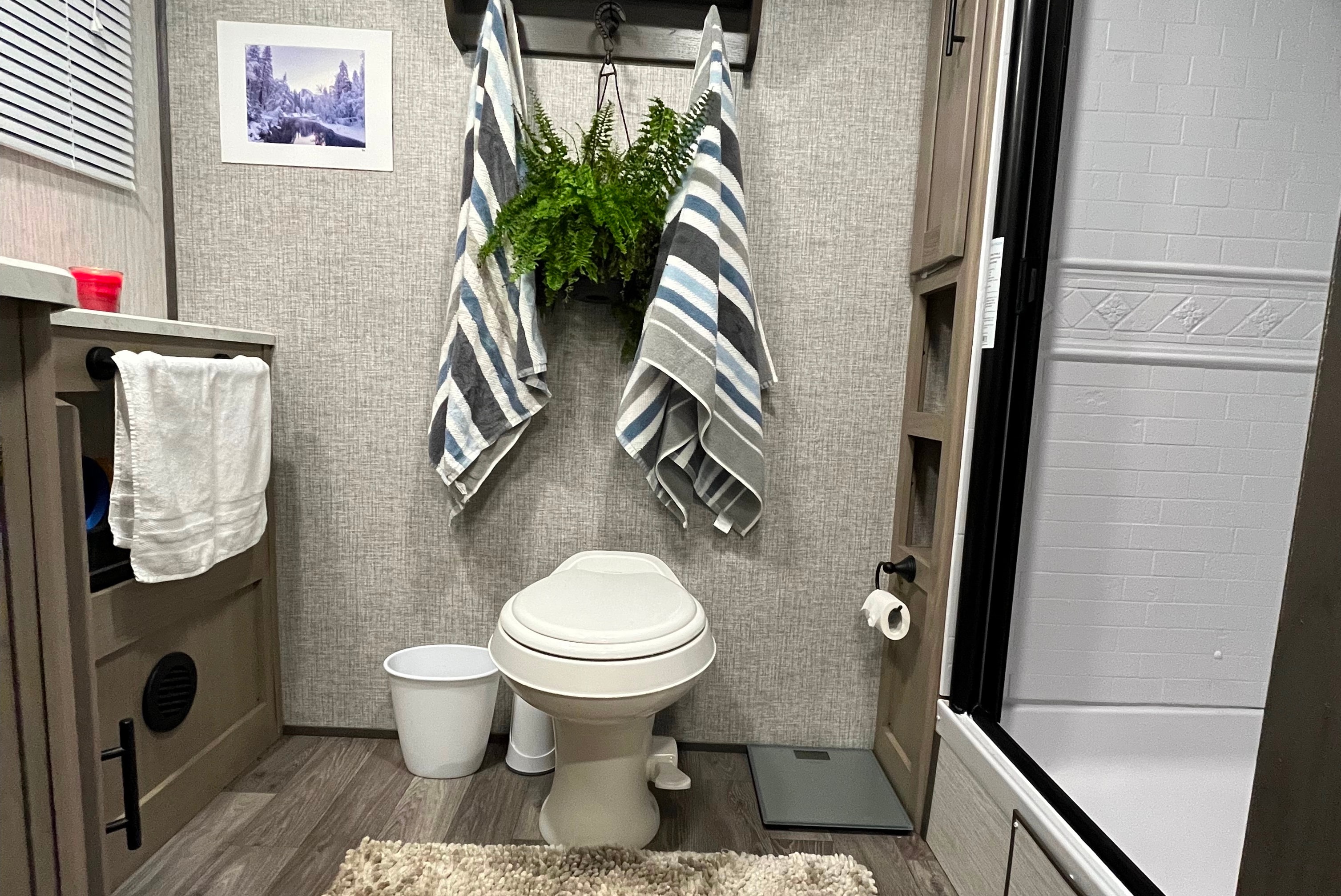  Cozy 2021 30-Foot Travel Trailer - Sleeps 5, Turnkey Ready for Your Adventure!