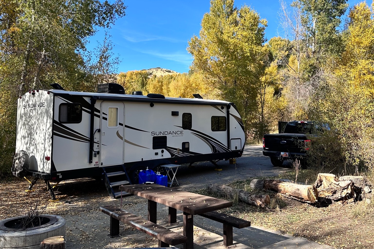  Cozy 2021 30-Foot Travel Trailer - Sleeps 5, Turnkey Ready for Your Adventure!