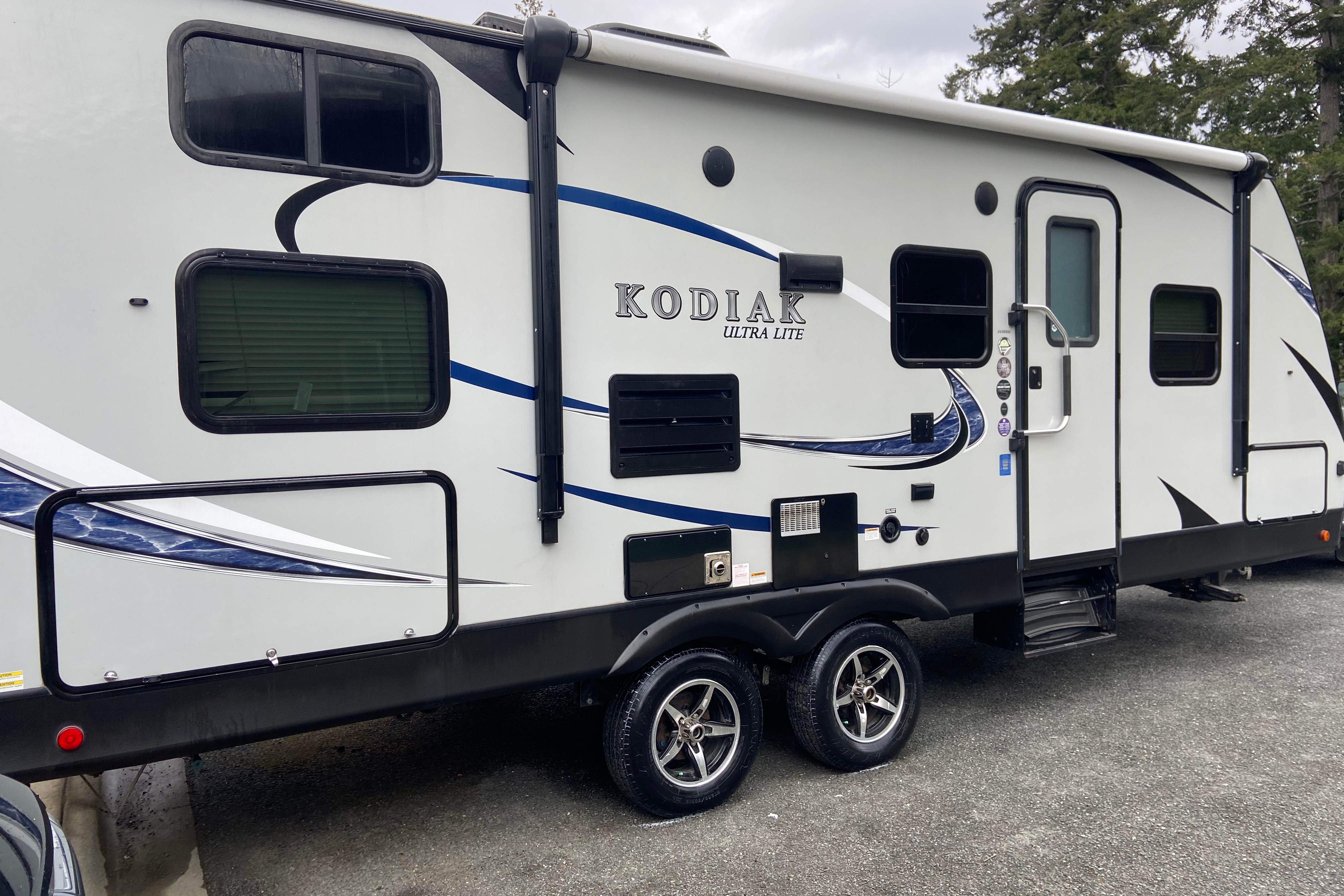 Dave & Hilary’s Dutchman Kodiak Ultralight  Travel Trailer
