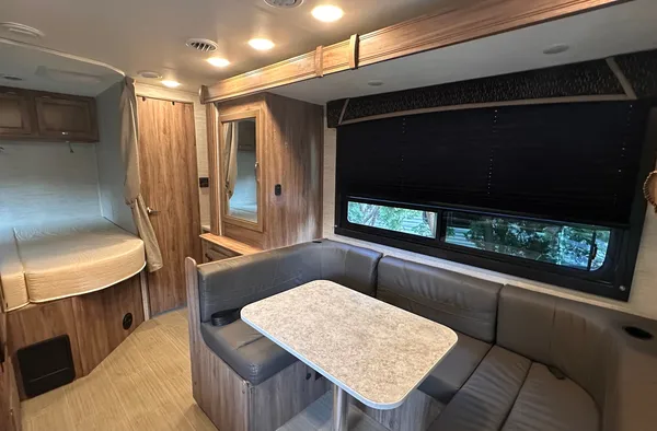 Go Vancouver-Jayco Redhwrk Class C