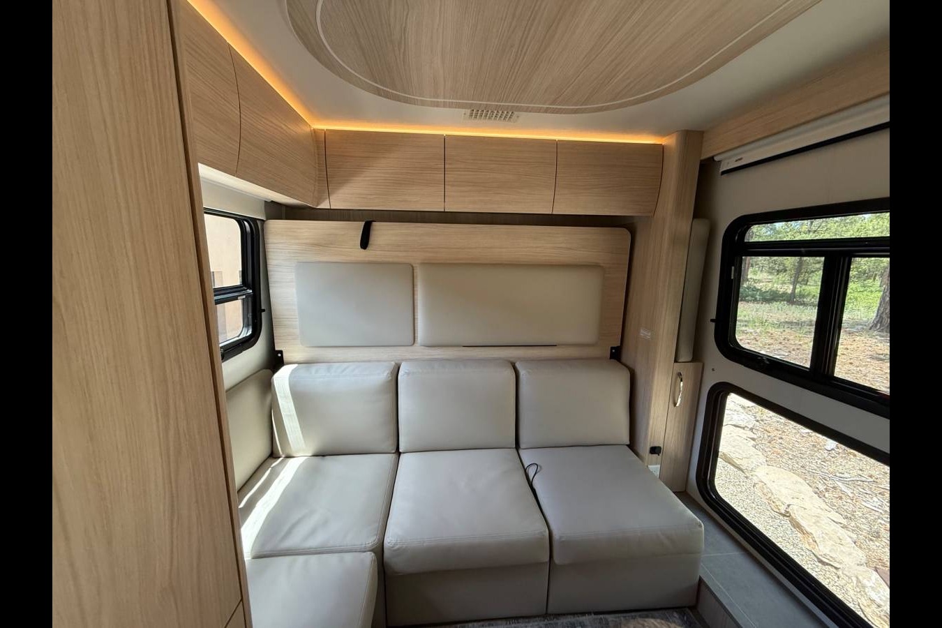Leisure Travel Van Unity RL - PNW Glamping Easy for First Timers