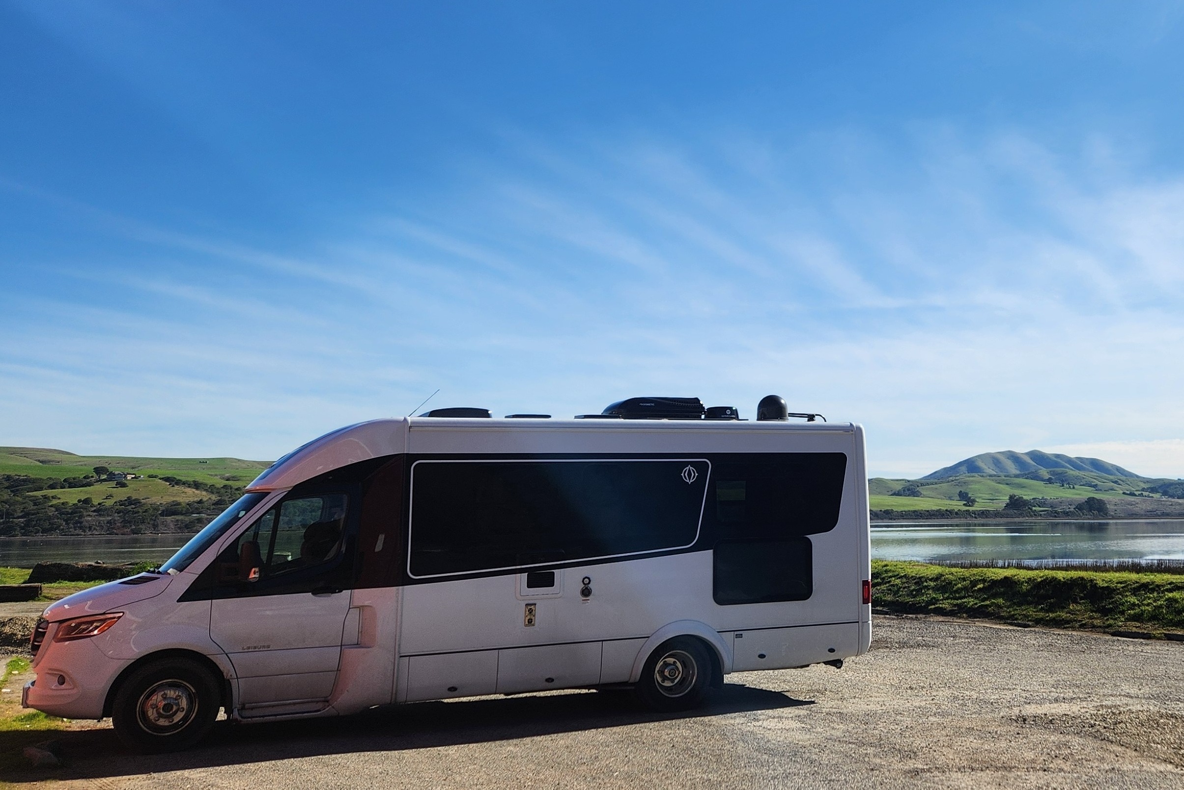 Leisure Travel Van Unity RL - PNW Glamping Easy for First Timers