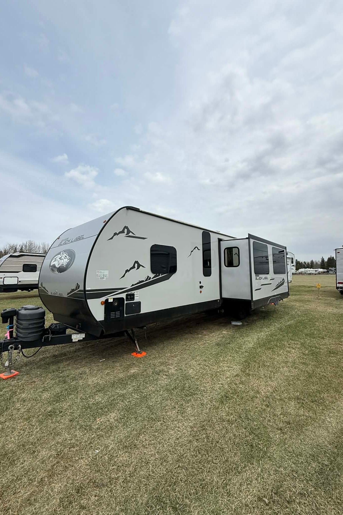 Melinda's Forest River Black Label Cherokee Travel Trailer