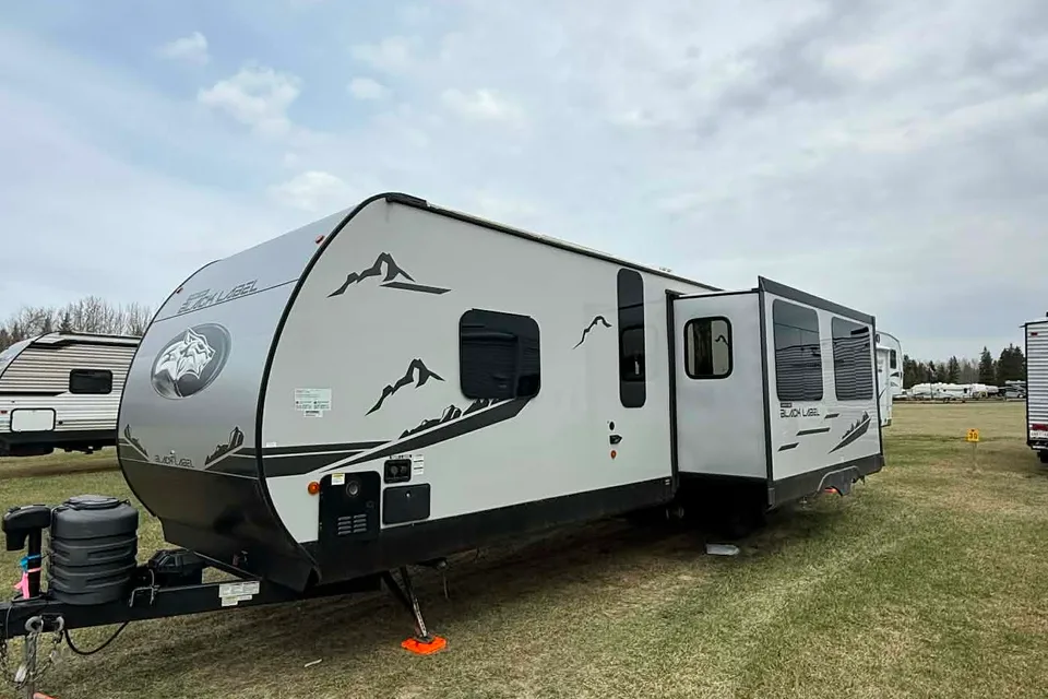 Melinda's Forest River Black Label Cherokee Travel Trailer
