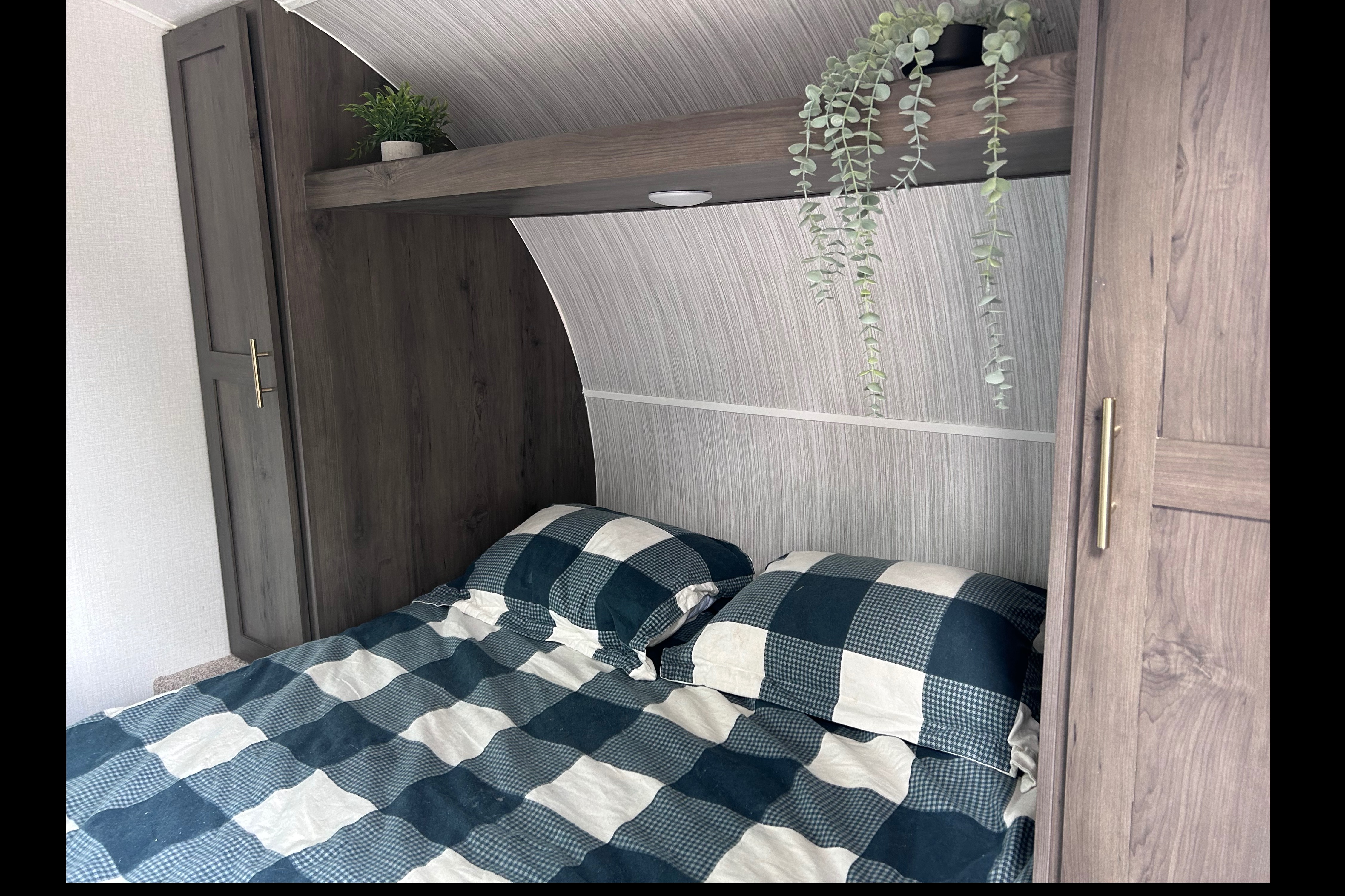 K&K’s Komfy Kamper