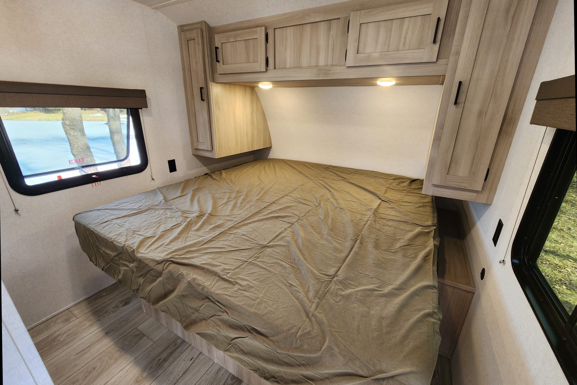 Brand New East to West Silver Lake LE Travel Trailer