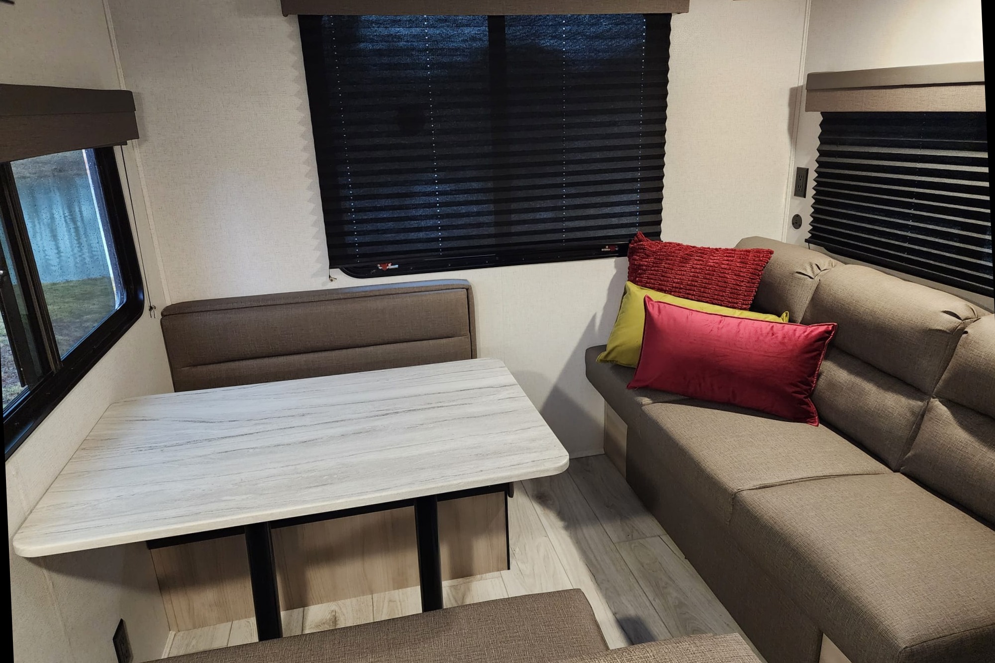 Brand New East to West Silver Lake LE Travel Trailer