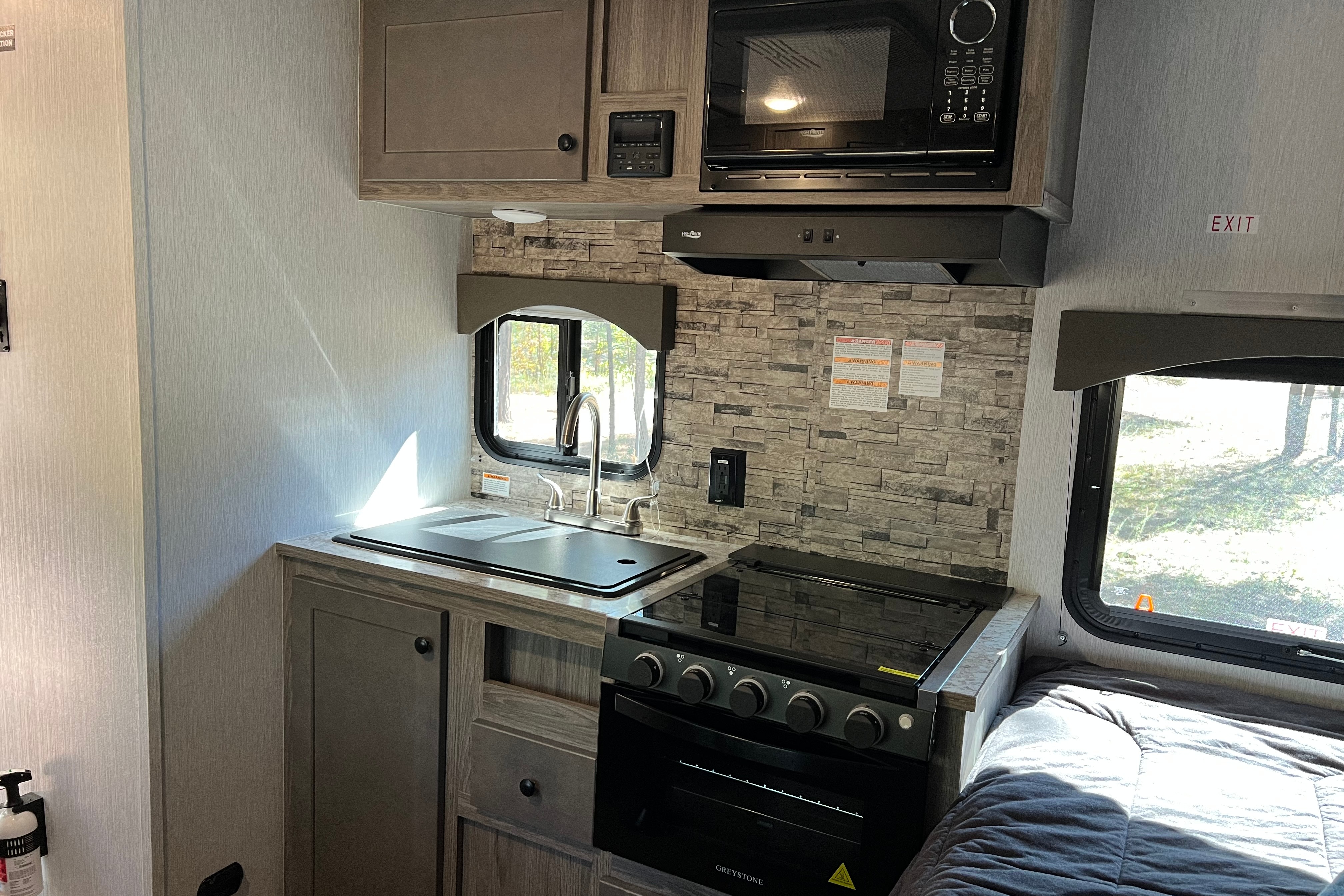 2024 Sunset Park RV Sun Lite Sport 16BH  Travel Trailer