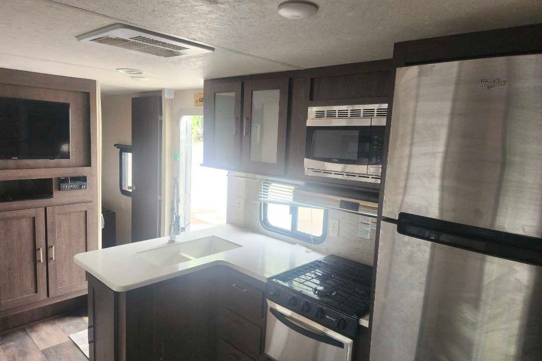 Rays 2017 Forest river with outdoor kitchen and Bunks