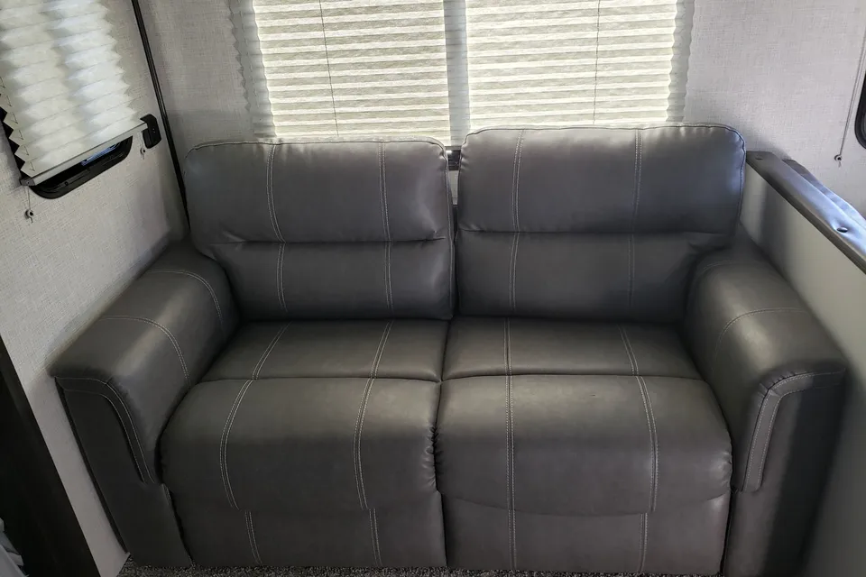Doug's Keystone Bullet 290BHS Travel TrailerTrailer