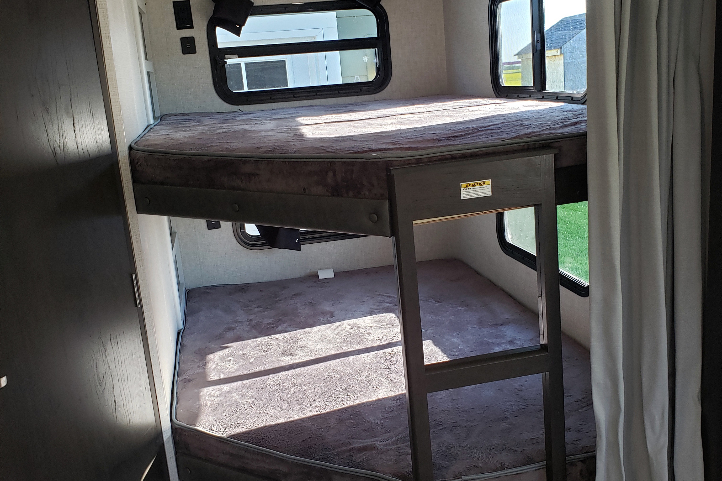 Doug's Keystone Bullet 290BHS Travel TrailerTrailer