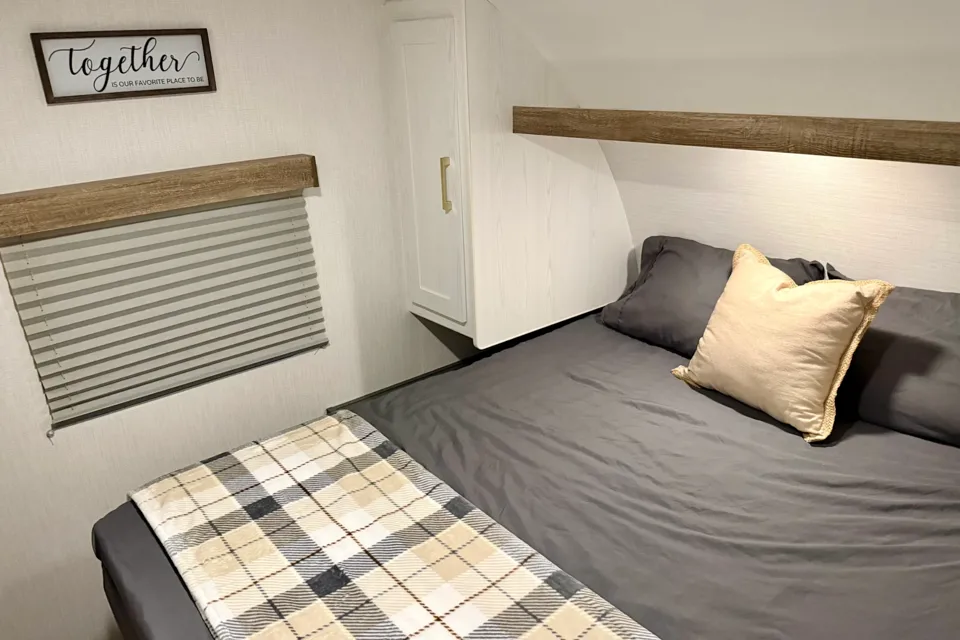 Glamping & Grace - Your HGTV Inspired "Roamstead"