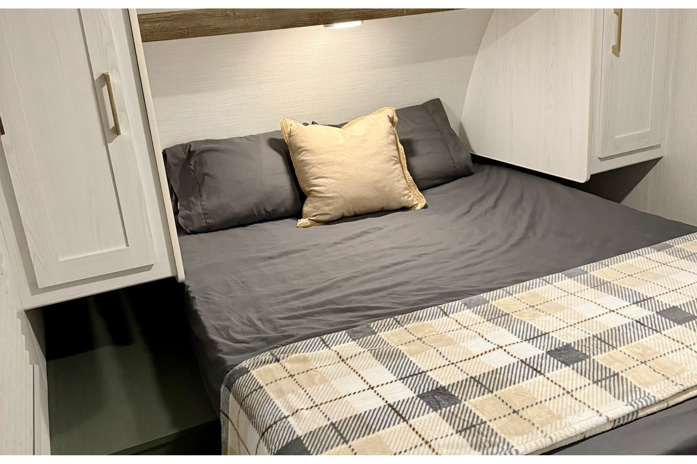 Glamping & Grace - Your HGTV Inspired "Roamstead"