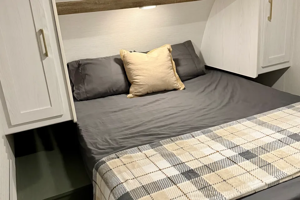 Glamping & Grace - Your HGTV Inspired "Roamstead"