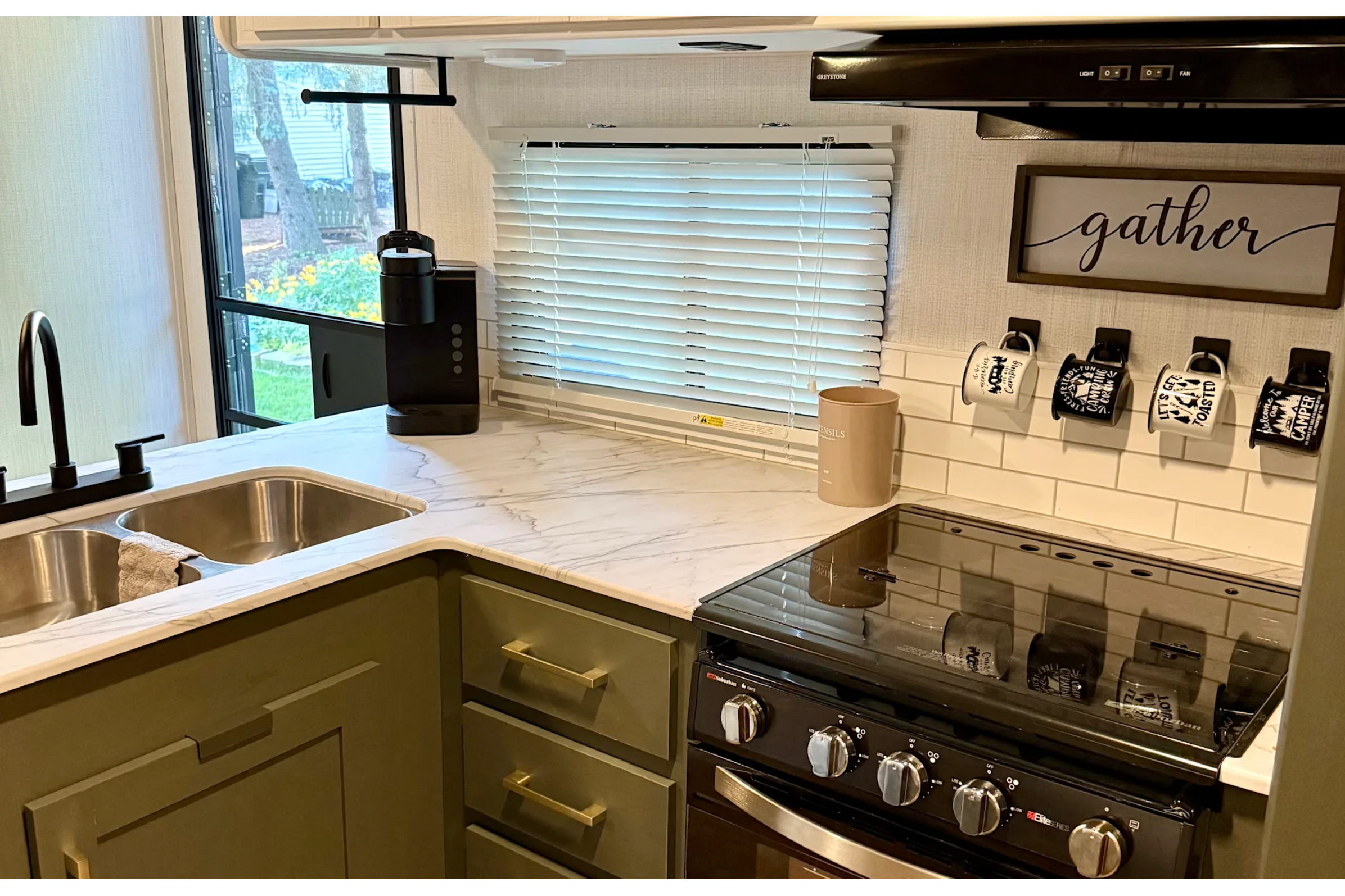 Glamping & Grace - Your HGTV Inspired "Roamstead"