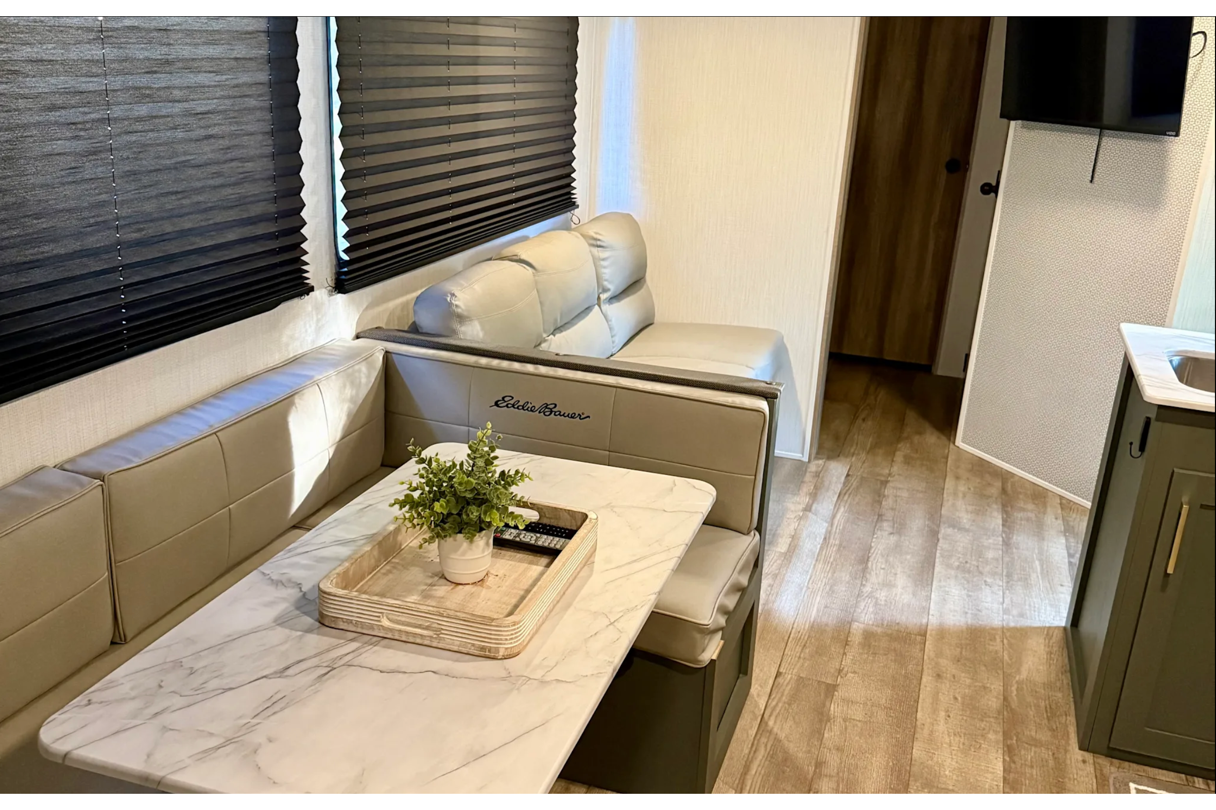 Glamping & Grace - Your HGTV Inspired "Roamstead"