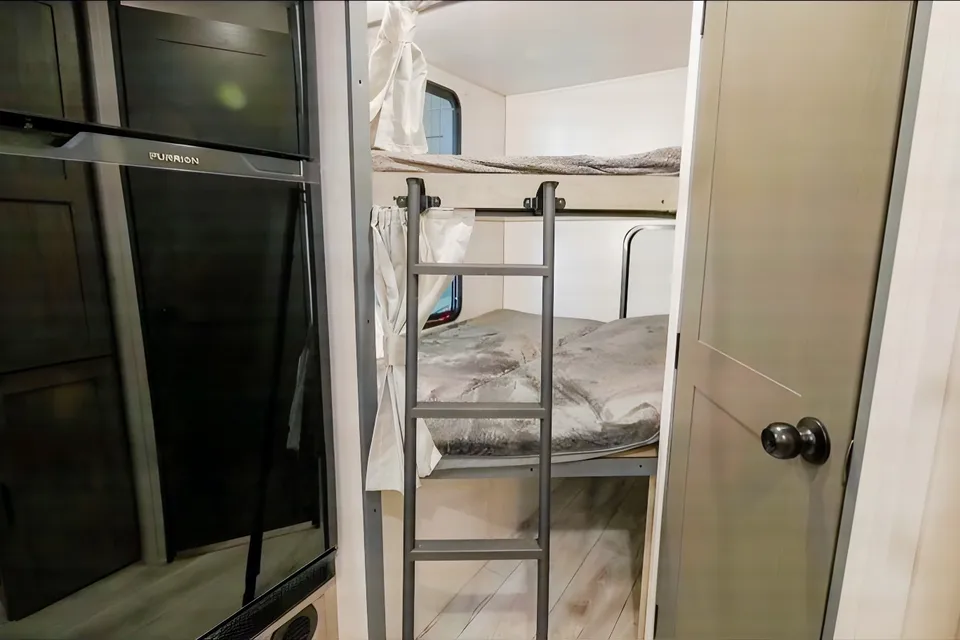 Fam-Damily Ready!  Forest River Surveyor Legend Travel Trailer