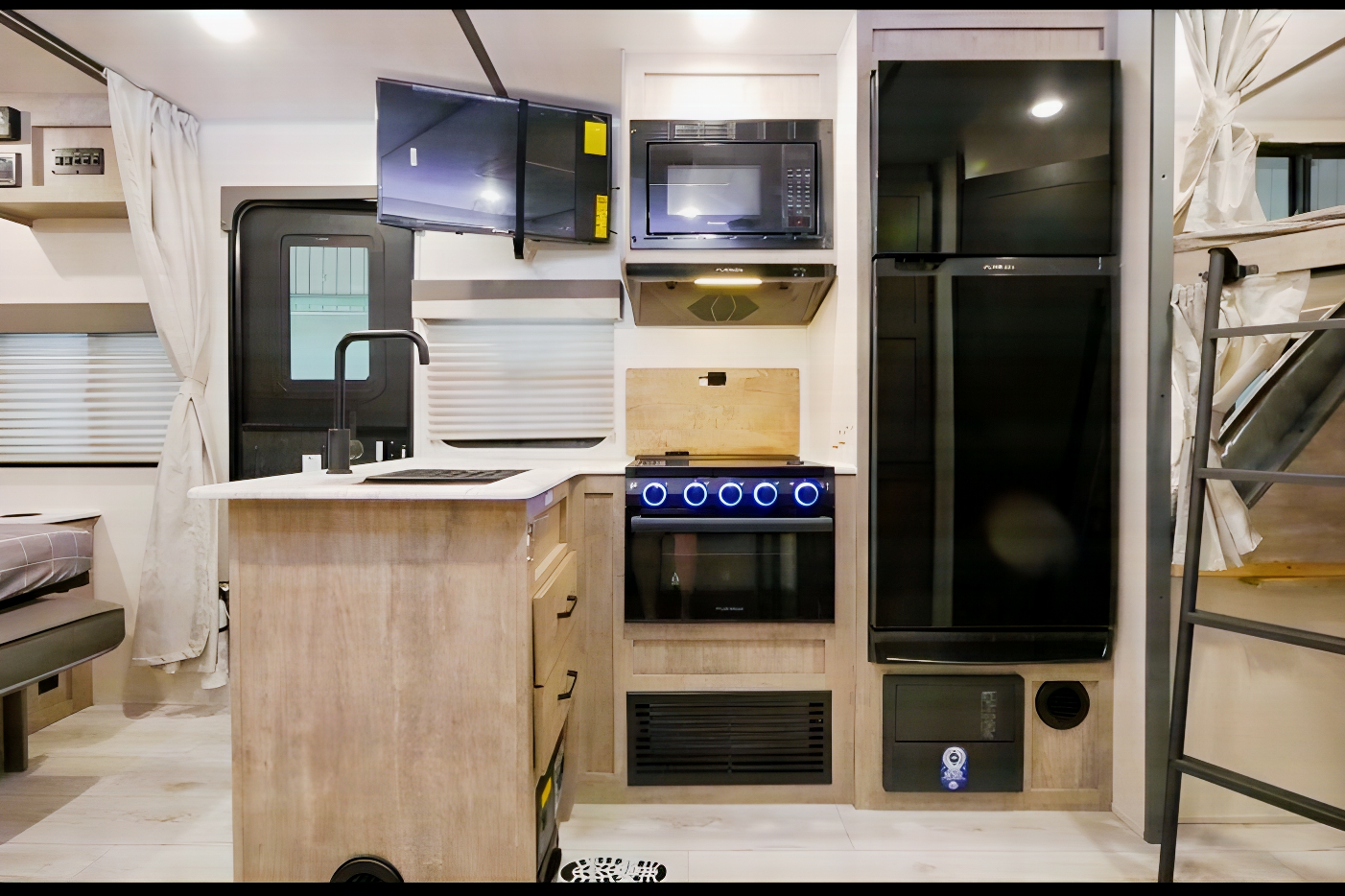 Fam-Damily Ready!  Forest River Surveyor Legend Travel Trailer